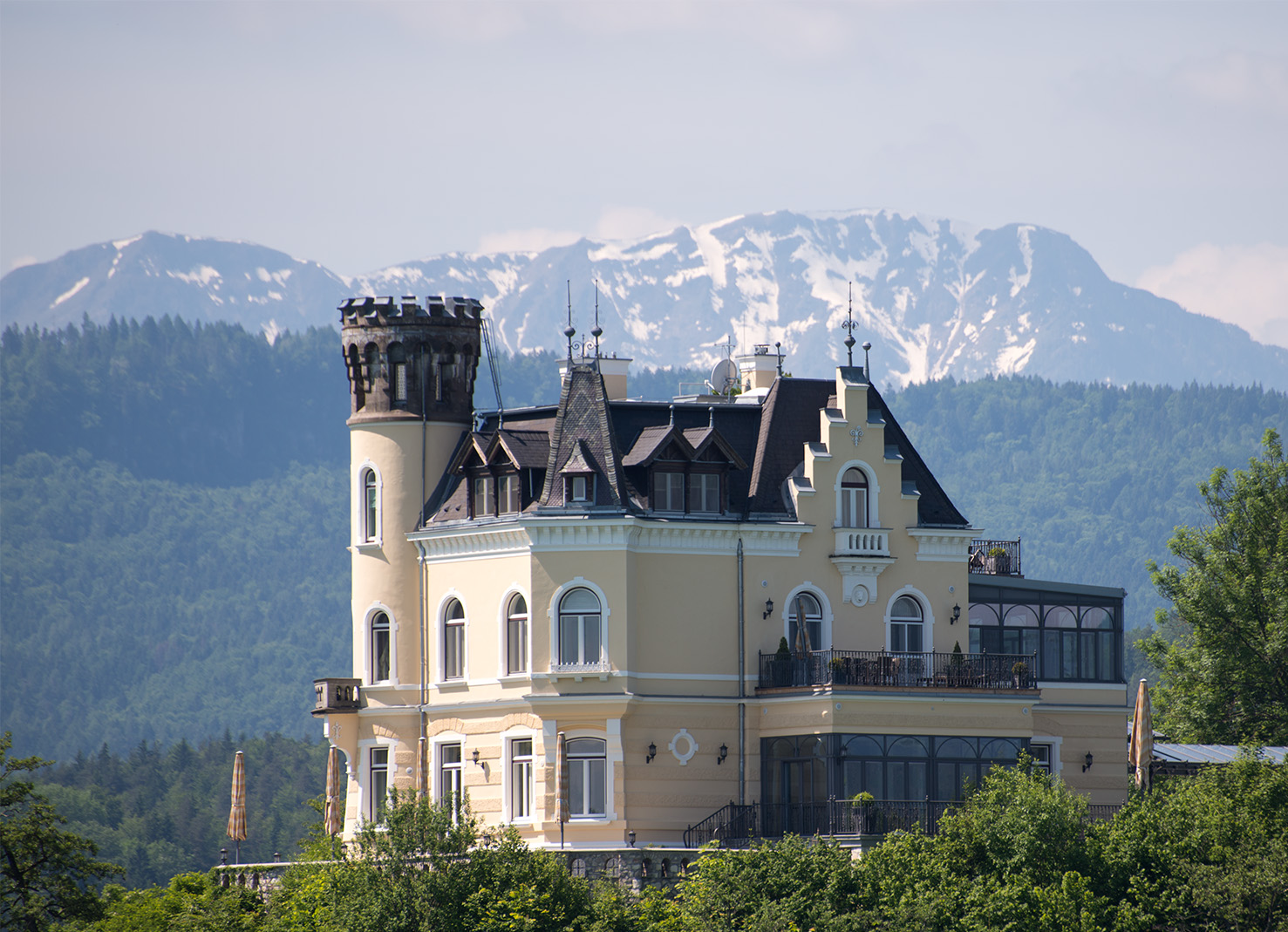 Schloss Reifnitz (slowenisch: Grad Ribnica ob Vrbskem jezeru)